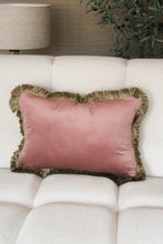 Afbeelding in Gallery-weergave laden, NEW! Julie Velvet Terra Pink | 40 x 60 cm
