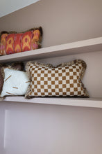 Afbeelding in Gallery-weergave laden, Checkered Caramel
