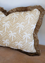 Afbeelding in Gallery-weergave laden, NEW! Nobilis Palm tree | In &amp; Outdoor Cushion
